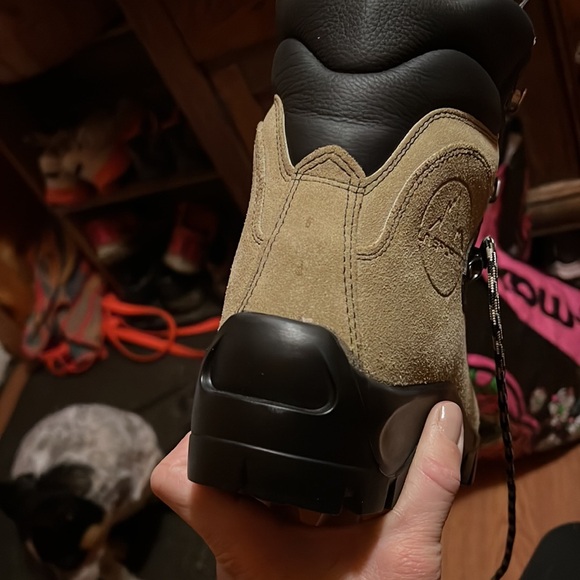 NWOT, tan glacier WLF mountaineering boots La Sportiva 41.5 - Picture 2 of 8